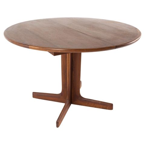 D Scan Style Mid Century Teak Pedestal Base Round Dining Table At ... in Understanding the timeless appeal of mid century dining tables with rounded edges